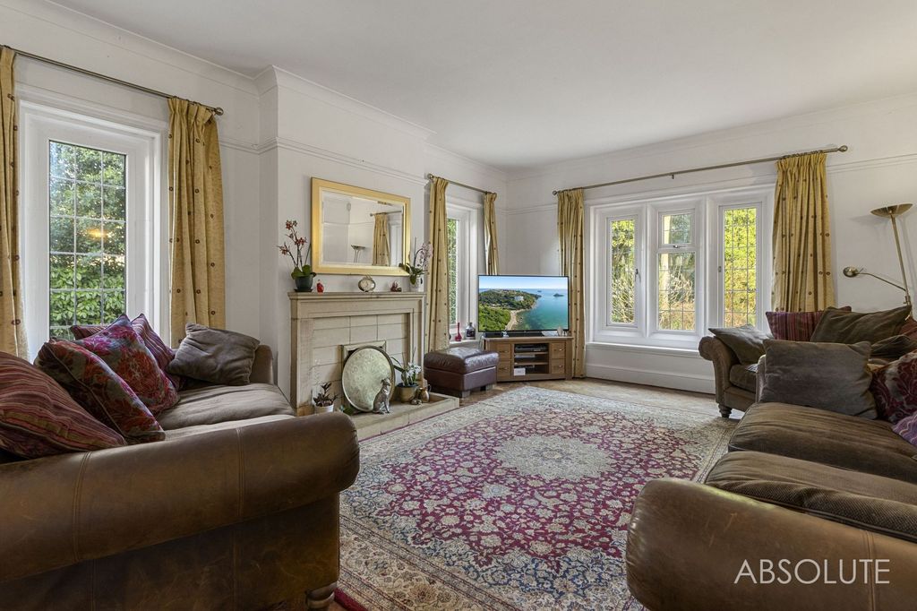 Property photo 3 of 53