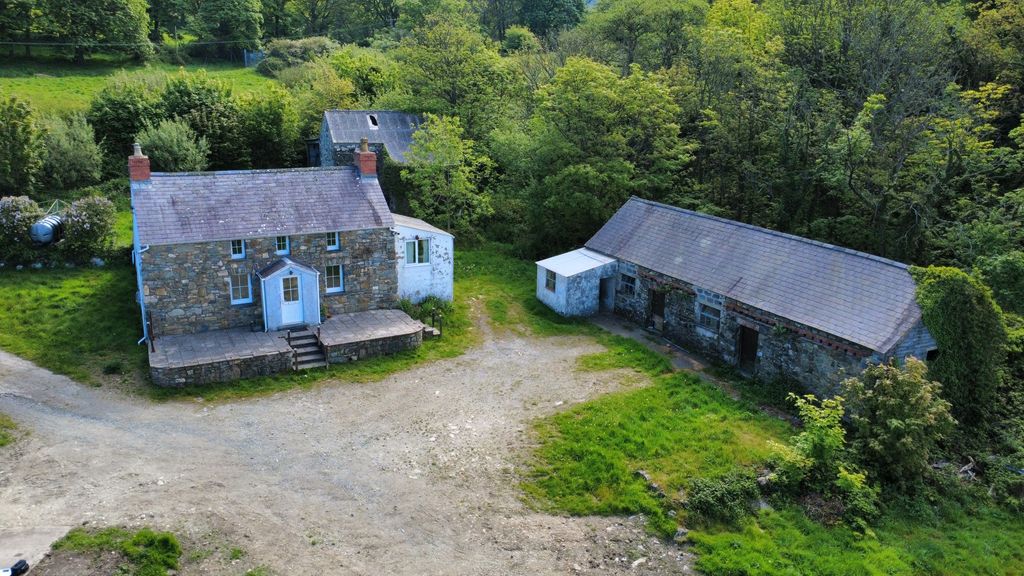 Property photo 3 of 33