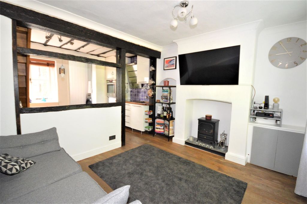 Property photo 2 of 7 Living Room