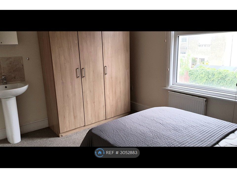 Property photo 2 of 6 Room 3