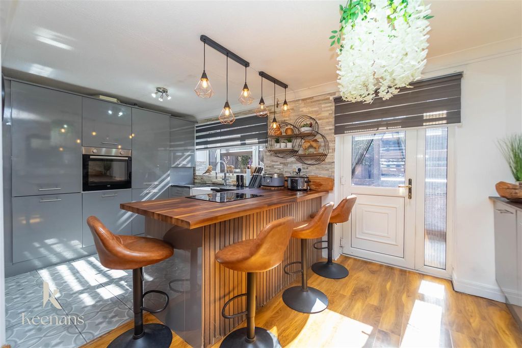 Property photo 3 of 45 3.Jpg