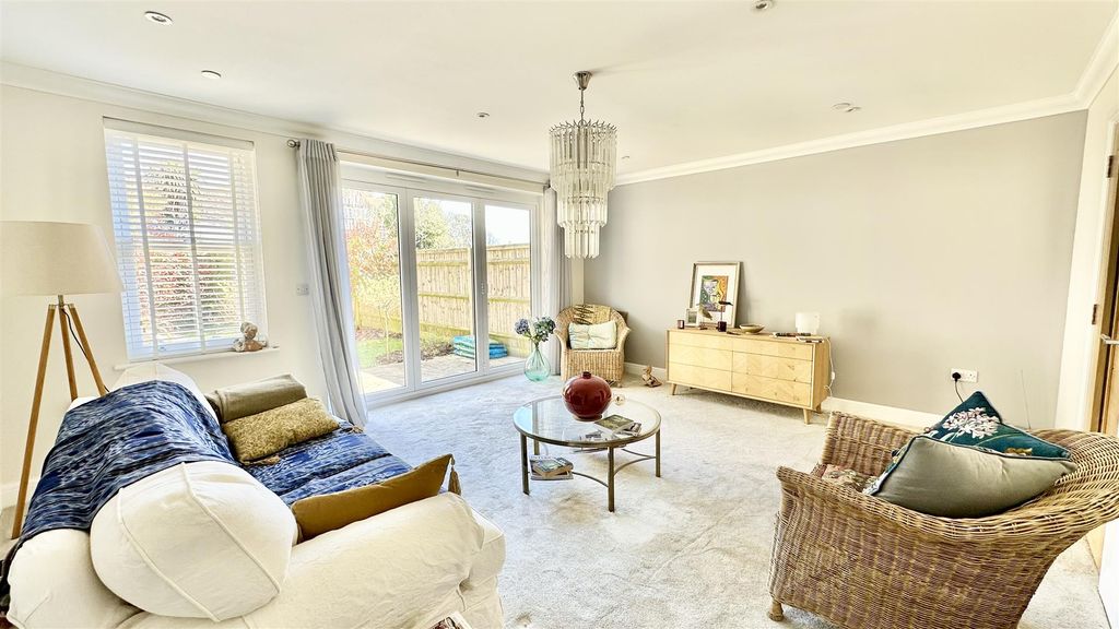 Property photo 1 of 40