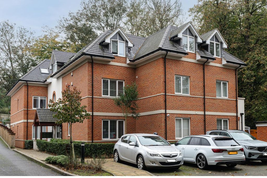 Property photo 1 of 14 Ewell By Pass