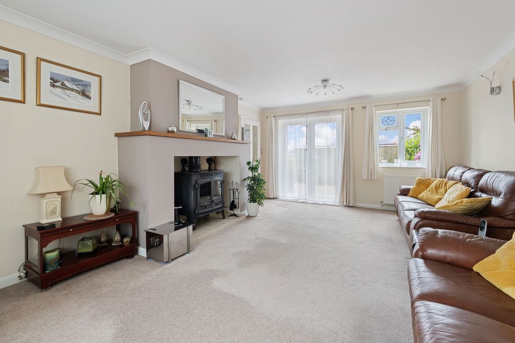 Property photo 2 of 36