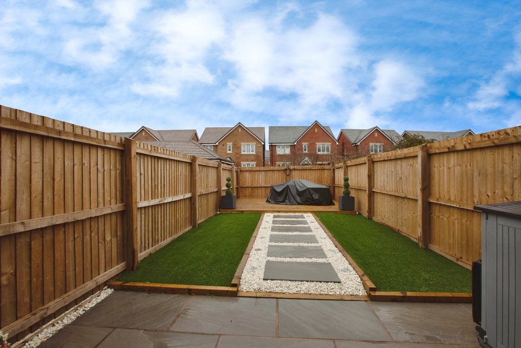 Property photo 3 of 16 Garden