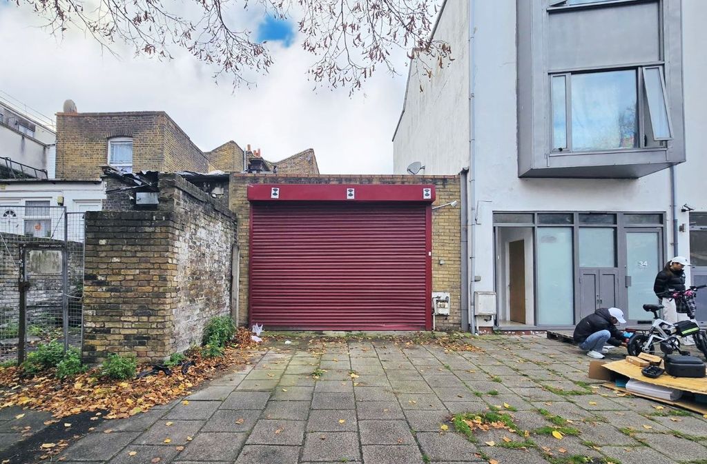 Property photo 3 of 21