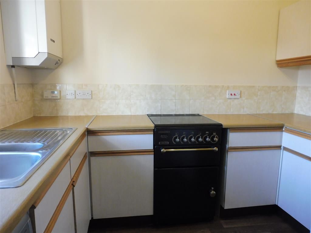 Property photo 3 of 9 Kitchen