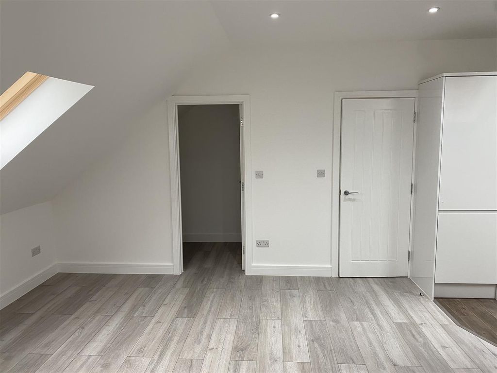 Property photo 1 of 6 1Tfxgxaxt1Eglplovnrecq.Jpg