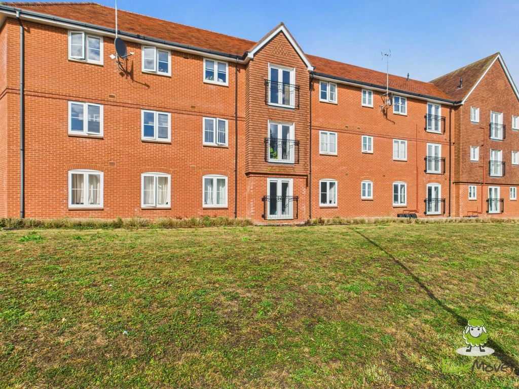 Property photo 1 of 8 Ewemove Estate Agents Basingstoke - Coliseum Court