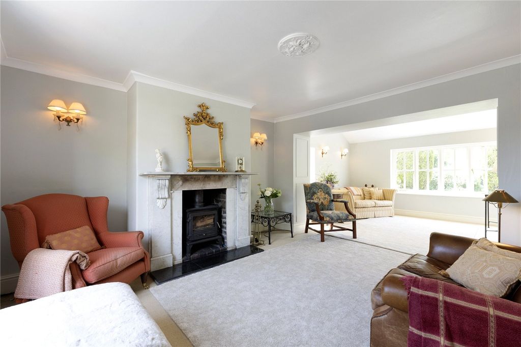 Property photo 3 of 16 Sitting Room