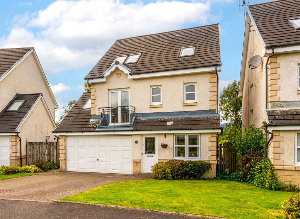 Property photo 1 of 35