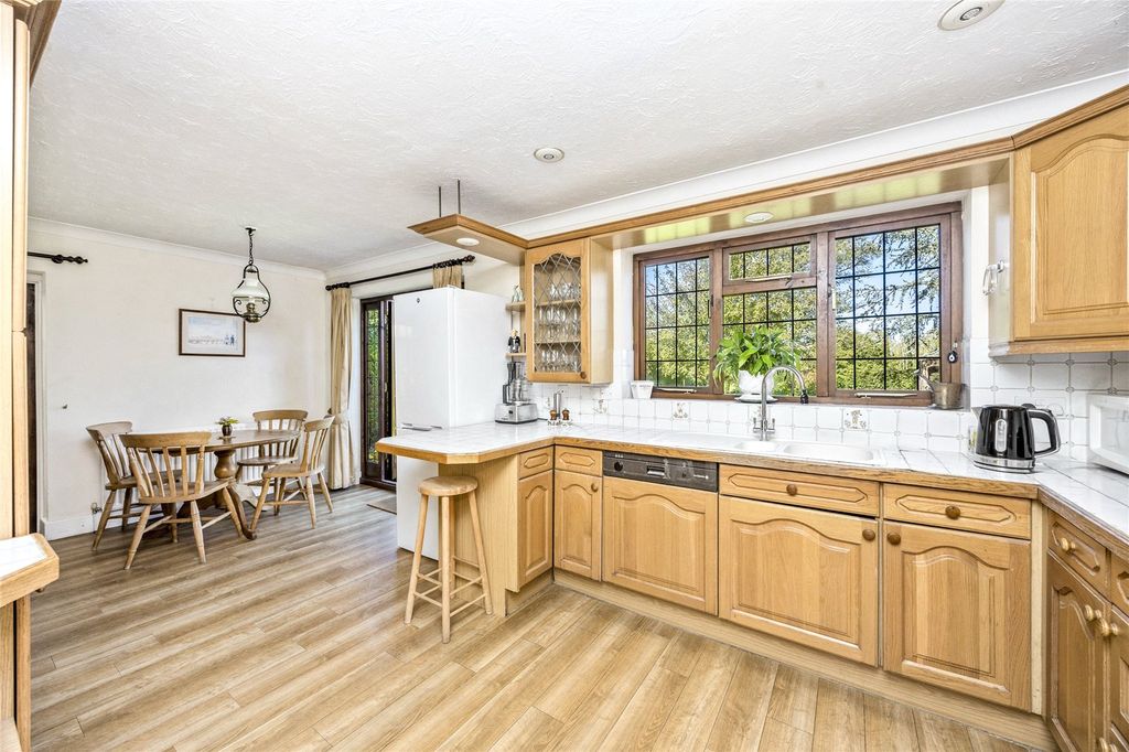 Property photo 3 of 14 Kitchen