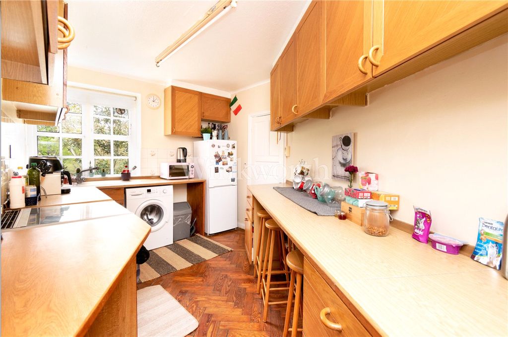 Property photo 3 of 4 Picture No. 14