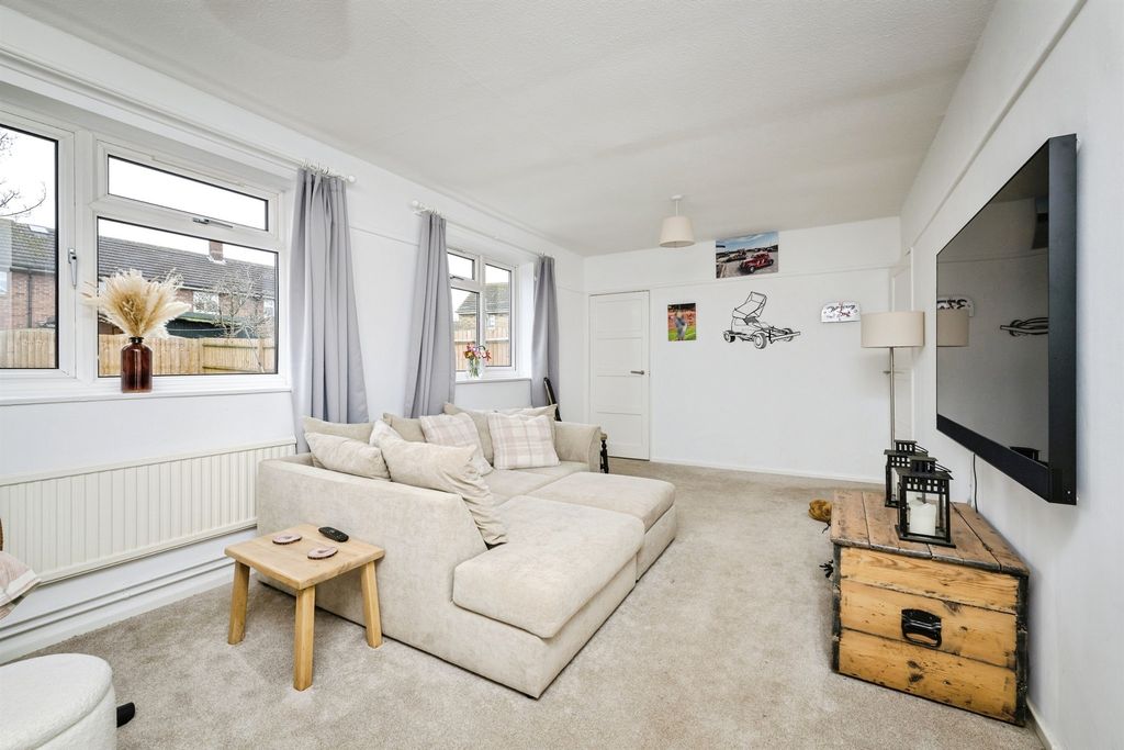 Property photo 2 of 16