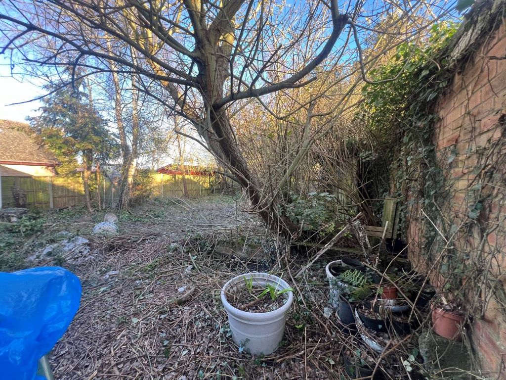 Property photo 2 of 20