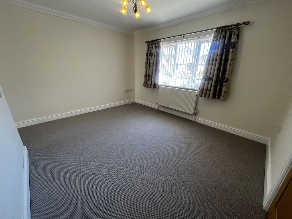 Property photo 3 of 23 Picture No. 04