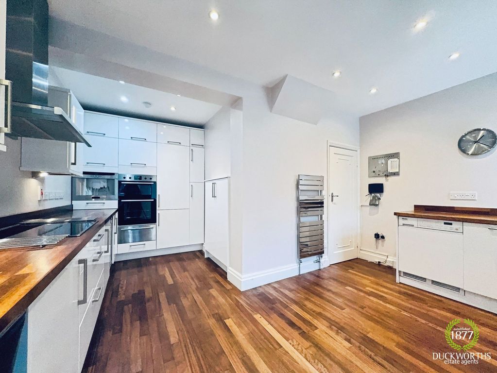 Property photo 1 of 34