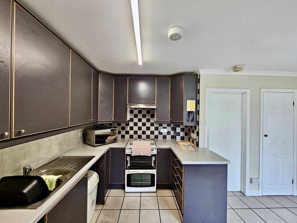 Property photo 3 of 9