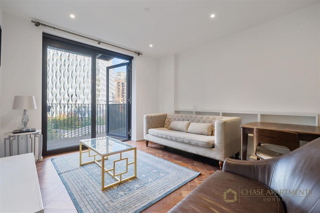 Property photo 1 of 17 Ambassador Building Sw11 7Br-2.Jpg