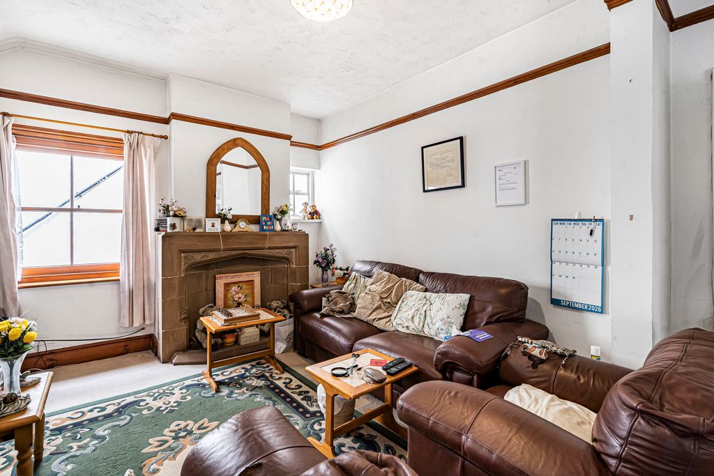 Property photo 3 of 14 16_92069