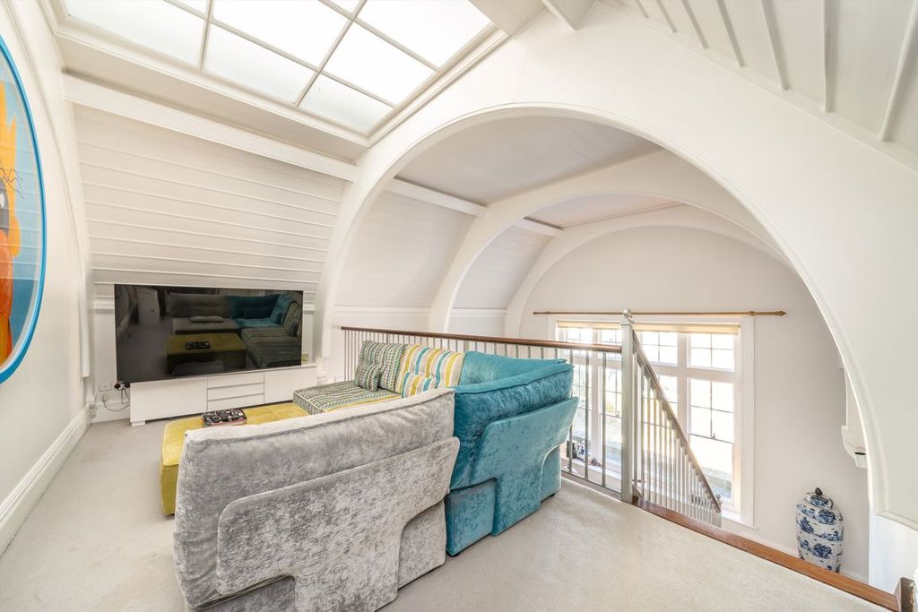 Property photo 3 of 7