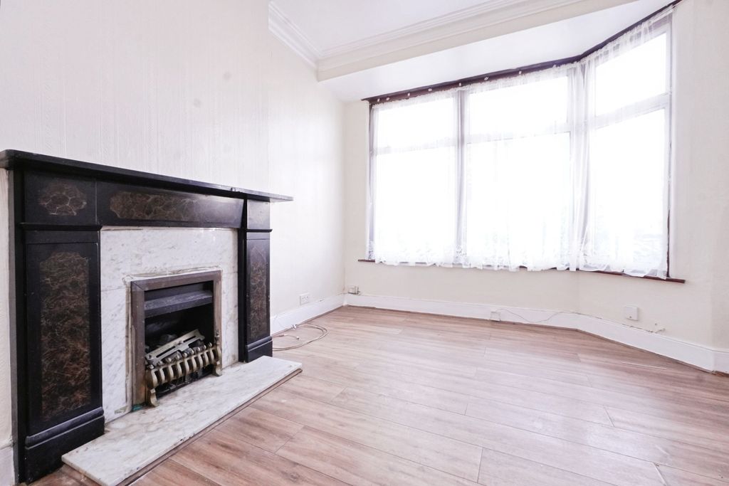 Property photo 2 of 14 Pbox-Img.Jpg