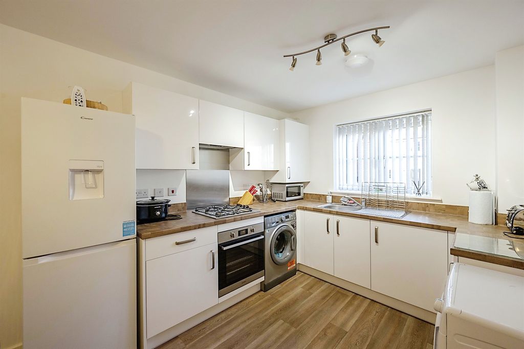 Property photo 3 of 13