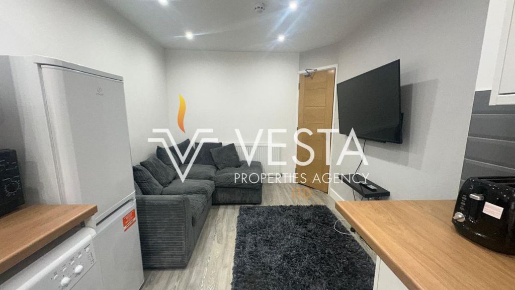 Property photo 3 of 27