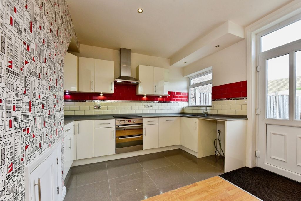 Property photo 2 of 21 Pbox-Img.Jpg