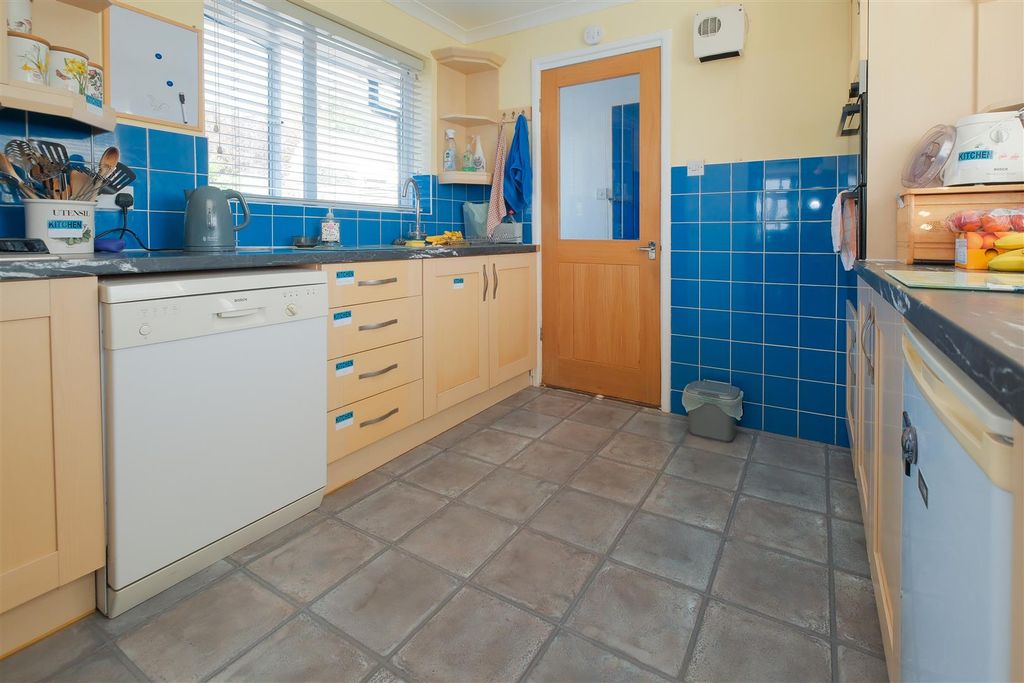 Property photo 3 of 23 Parry 1 Pendeen Drive Liskeard-1.Jpg