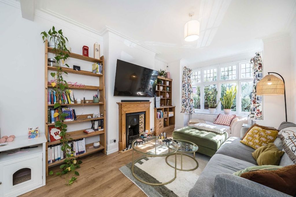 Property photo 2 of 7