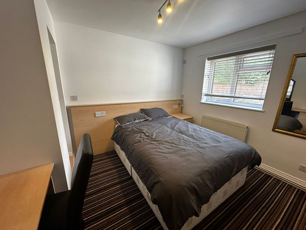 Property photo 1 of 4