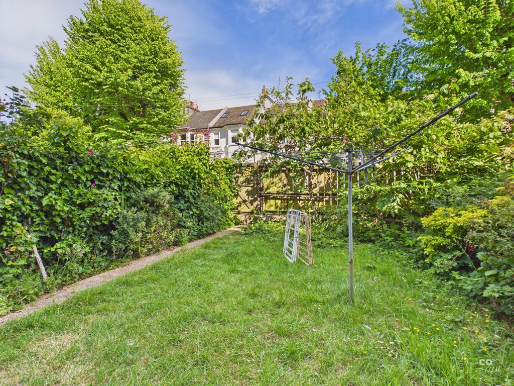 Property photo 3 of 8 Photo 8