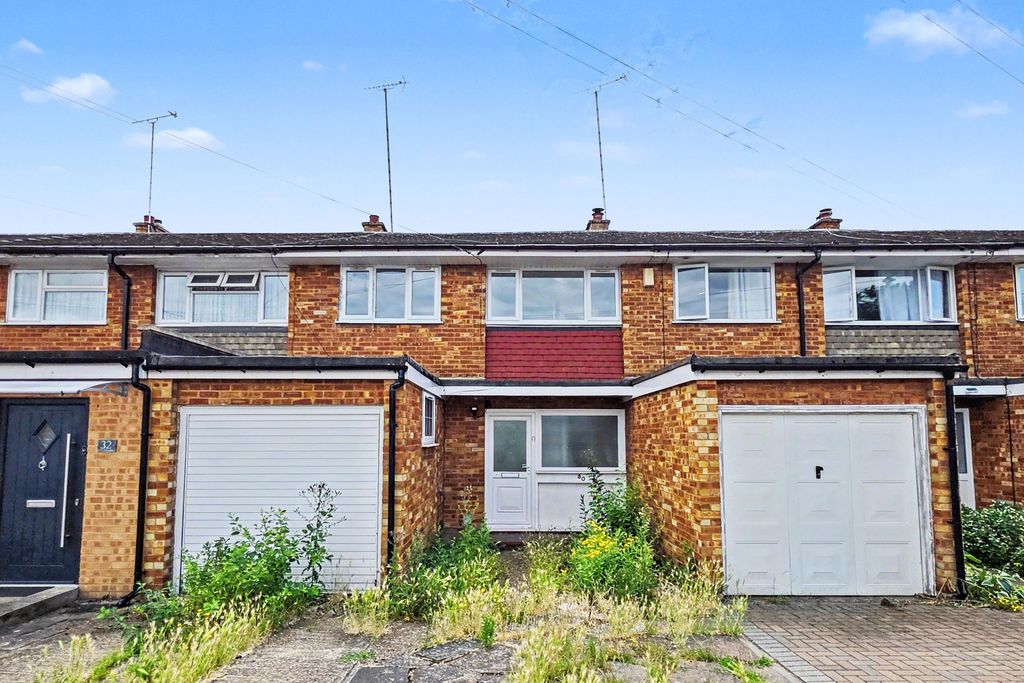 Property photo 1 of 17 30 Andover Close, Uxbridge Ub8 2Xh