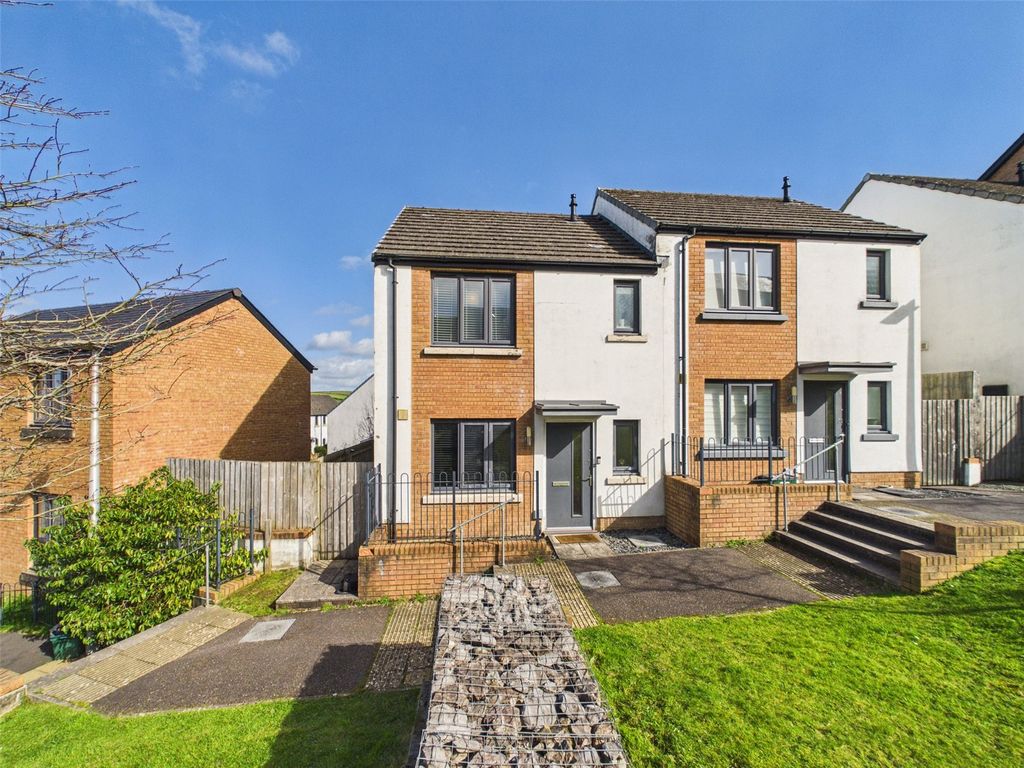 Property photo 1 of 13 Front