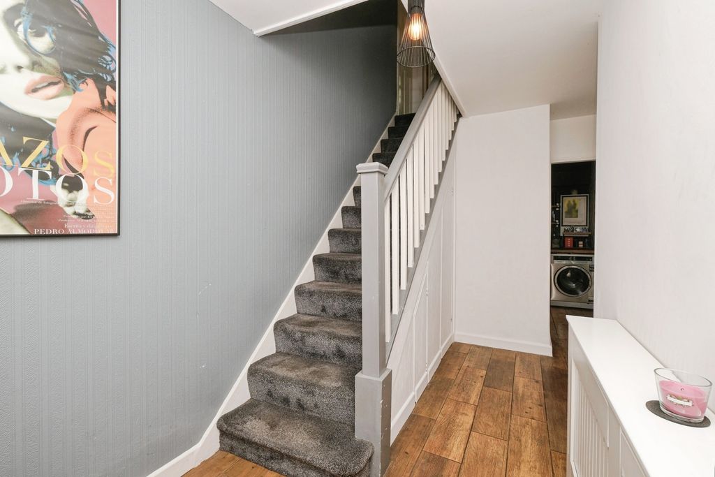 Property photo 2 of 17 Pbox-Img.Jpg