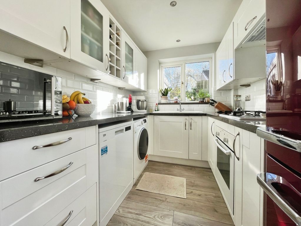 Property photo 2 of 16 3717935