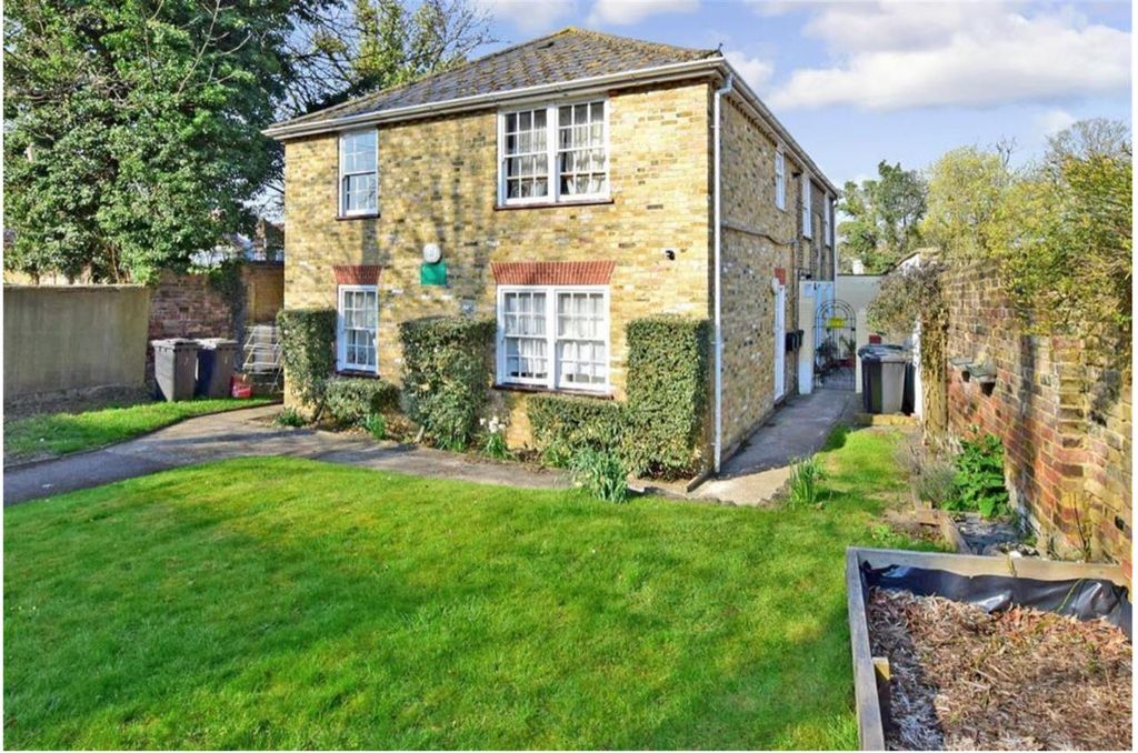 Property photo 1 of 10 Rah External Photo.Png