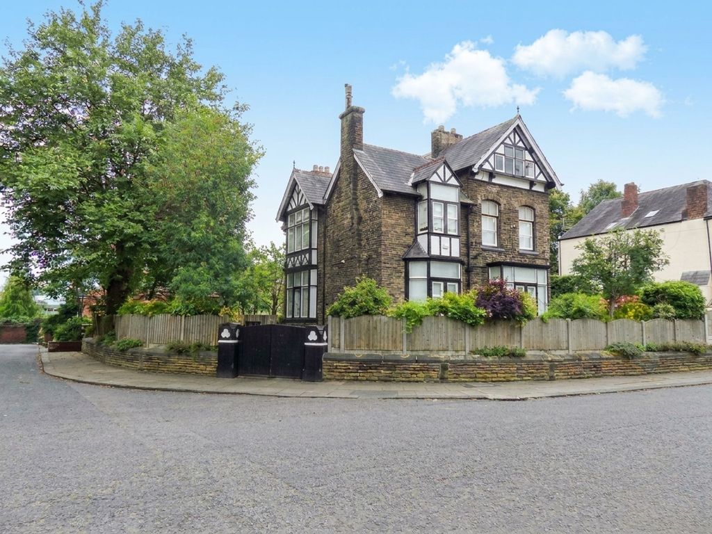 Property photo 1 of 30