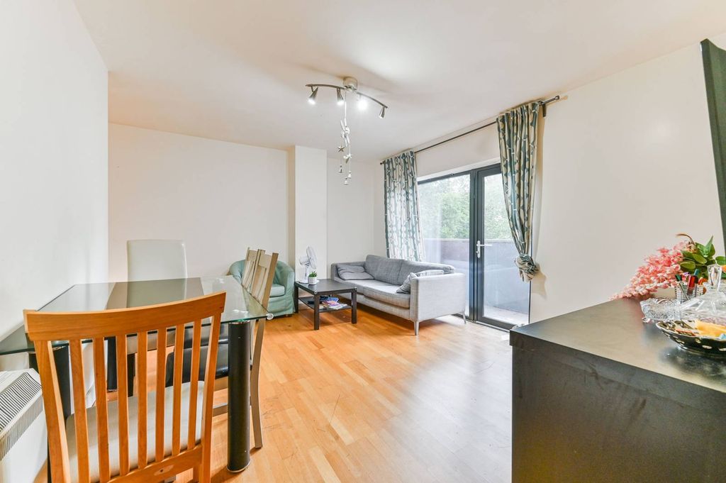 Property photo 3 of 13