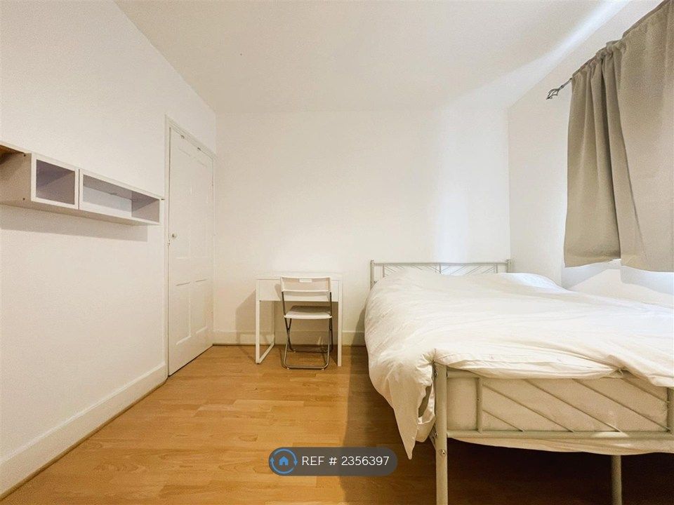 Property photo 1 of 6 Bedroom