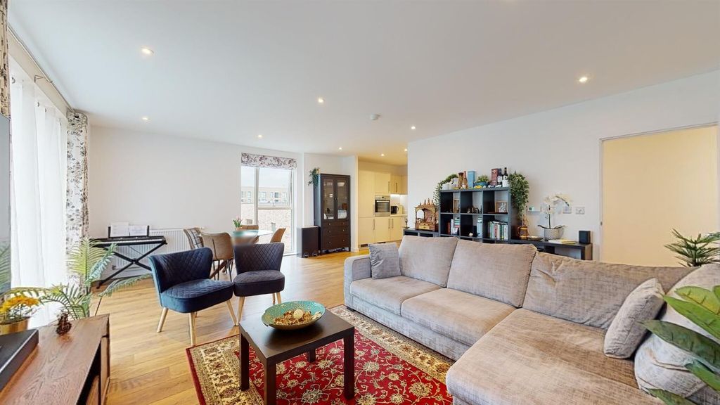 Property photo 1 of 14 64Ac558804B355A2c117Df06_B6A4Fa295Ef8B7814A44Cdecf
