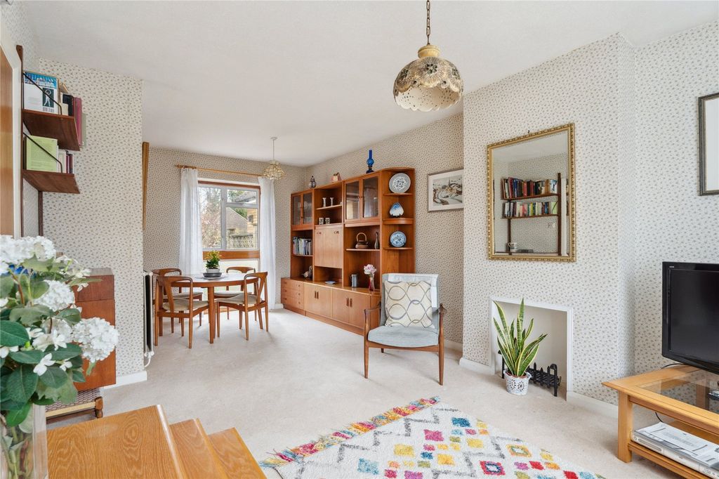Property photo 2 of 14 Sitting Room