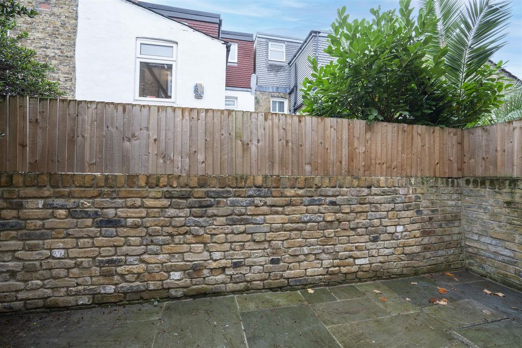 Property photo 3 of 10