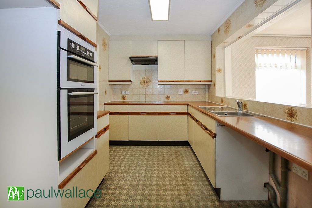 Property photo 3 of 16 Kitchen