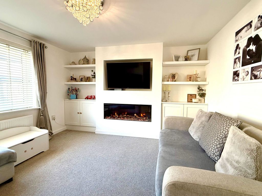 Property photo 3 of 33