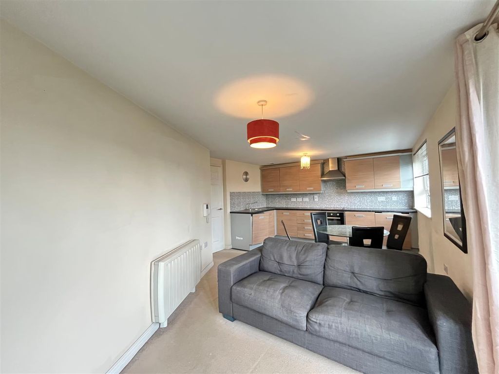 Property photo 3 of 7