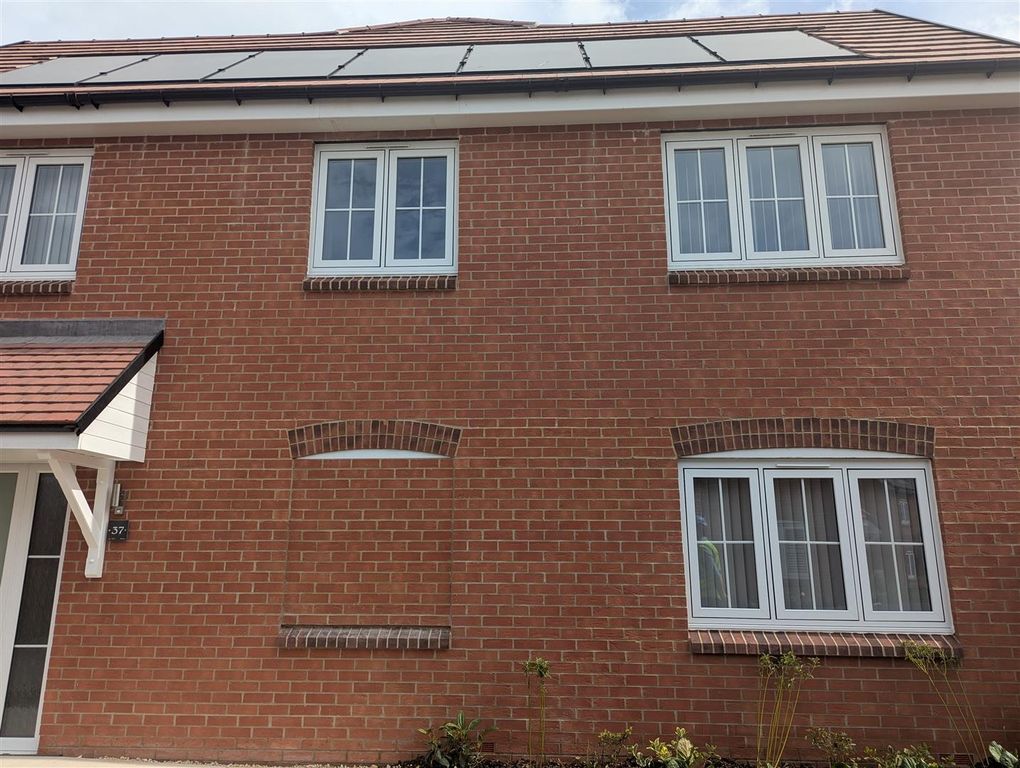 Property photo 3 of 7 No 37