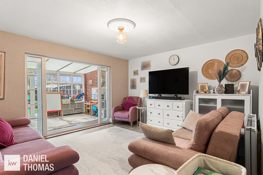 Property photo 2 of 21