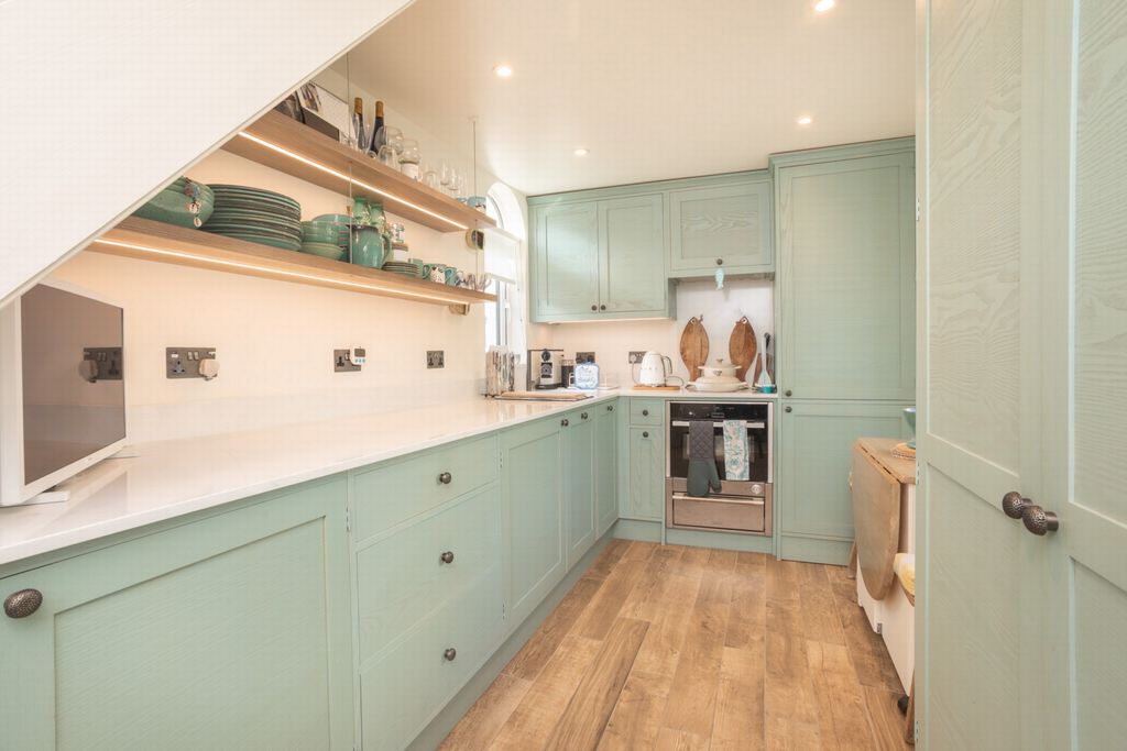 Property photo 3 of 17 Kitchen/Breakfast Rm